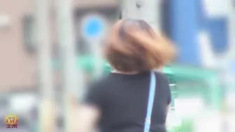 DLEE-526 01 Extra thick female urine axis! Spread your pussy with both hands and pee with great momentum