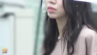 DLEE-526 01 Extra thick female urine axis! Spread your pussy with both hands and pee with great momentum