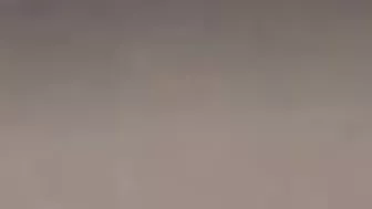 28105631 Dozens of people appearing ! The top and bottom are completely visible!