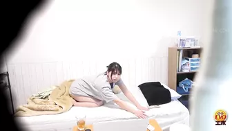 DLEE-458 01 1 Day voyeur from women’s private life: close contact pee