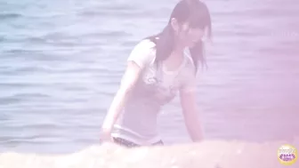 DLSL-327 01 Beautiful women rushing to the beach house toilet. Naked pissing in the summer. VOL. 2