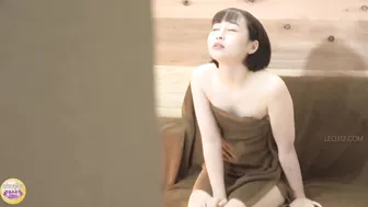 DLSL-405 04 Sweating, hot naked female bodies! “Wet woman’s” rush to the toilet and dynamic urination inside the sauna