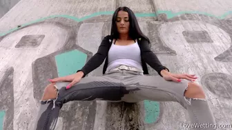 Silvia Black - Pissing scene