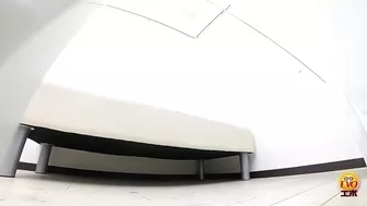 DLEE-646 04 X’mas hidden camera: santa-part-time girls peeing on toilet