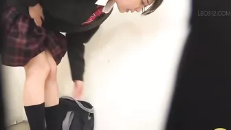 DLSL-566 01 Schoolgirls secret abnormal “pleasure” moments during school life. Urination endurance until very end