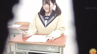 DLEE-660 01 Japanese-style toilet hidden camera: high school girls with powerful pee streams. VOL. 3