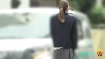 DLEE-660 03 Japanese-style toilet hidden camera: high school girls with powerful pee streams. VOL. 3