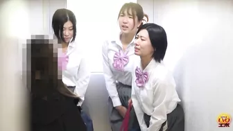 DLEE-687 04 Hidden footage: friendship collapse over the toilet! Schoolgirls big fight for the turn to pee