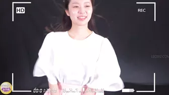 DLSL-596 02 Models peeing themselves during windy photosession