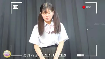 DLSL-596 03 Models peeing themselves during windy photosession