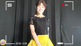 DLSL-596 05 Models peeing themselves during windy photosession