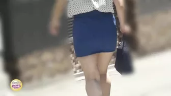 DLSL-590 01 Girls with a strong urge to urinate and toilet door that doesn’t close. What will they do?