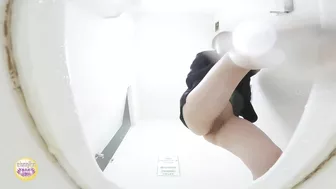 DLSL-590 04 Girls with a strong urge to urinate and toilet door that doesn’t close. What will they do?