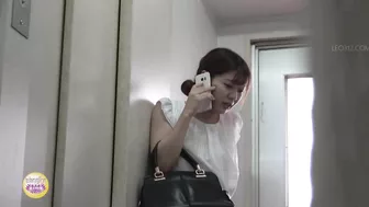 DLSL-590 05 Girls with a strong urge to urinate and toilet door that doesn’t close. What will they do?, LoveWetting, DesperVids DLSL-590 05 Girls with a strong urge to urinate and toilet door that doesn’t close. What will they do?, LoveWetting, DesperVids