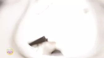 DLSL-590 05 Girls with a strong urge to urinate and toilet door that doesn’t close. What will they do?