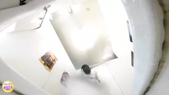 DLSL-601 05 Women dash to pee after watching a movie, but there is a line to the toilet! VOL. 2