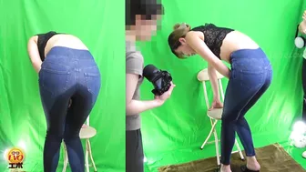 DLEE-744 03 Hidden camera: jeans models photo session. Wetting from mixed diuretic drinks