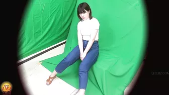 DLEE-744 05 Hidden camera: jeans models photo session. Wetting from mixed diuretic drinks