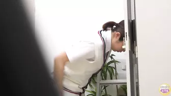 DLSL-602 01 Female student with the urge to urinate, had to peeing in males staff toilet