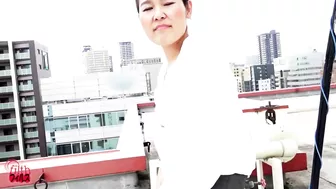 DLFF-227 02 Dynamic pee streams flying under the blue sky