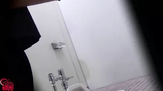 DLFF-047 03 Secretly filming office ladies who rush to the toilet on their limit of patience
