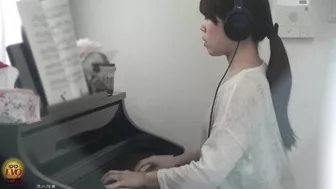 DLEE-060 03 Crazy Girls Randome Excretion At Home