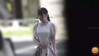 DLEE-746 01 Public toilet hidden camera: women jumping inside the toilet and popping the cork of urine champagne