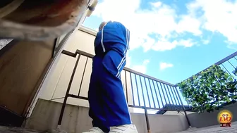 DLEE-747 01 Schoolgirls wetting themselves in front of the occupied toilet.