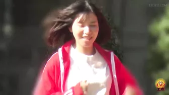 DLEE-747 02 Schoolgirls wetting themselves in front of the occupied toilet.