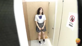 DLEE-747 05 Schoolgirls wetting themselves in front of the occupied toilet.