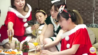 DLSL-604 01 Girls only christmas pee party.