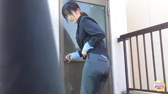 DLSL-603 06 Urinating emergency! Again! OL’s holding pee to the limit then wetting or pissing on the company’s veranda. VOL 7