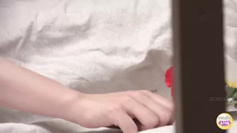 DLSL-607 04 Pee holding limit was reached during naked model drawing.