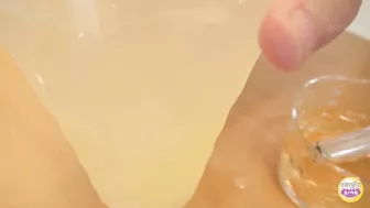 DLSL-594 01 Explosive urination scenes of women who find pleasure in the urge to urinate. (Aphrodisiac mixed drinks)