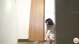 DLSL-594 01 Explosive urination scenes of women who find pleasure in the urge to urinate. (Aphrodisiac mixed drinks)