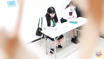 DLSL-594 01 Explosive urination scenes of women who find pleasure in the urge to urinate. (Aphrodisiac mixed drinks)