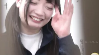 DLSL-615 05 Sports club hidden camera: girls peeing desperation situations.