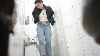 Shopping Centre Toilet 2022 (135-145)