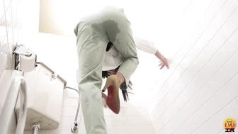 DLEE-765 06 Hidden camera: Forbidden incontinence of a neat female teacher.