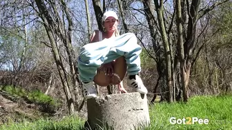 Trickling On The Grass, Got2Pee, PissRIP Trickling On The Grass, Got2Pee, PissRIP