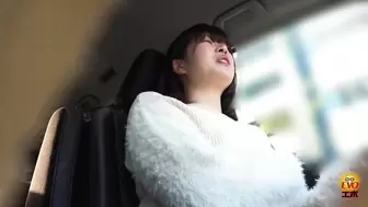 DLEE-769 03 Shameful pee leak in front of a friend. Wet incident between girlfriends inside the car.