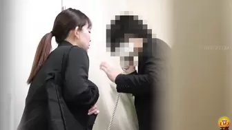 DLEE-777 02 Office lady’s slight leak and emergency toilet rush.