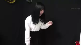 DLFF-669 02 Pee-holding matches: schoolgirl vs office lady.