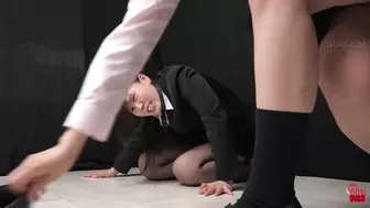 DLFF-669 01 Pee-holding matches: schoolgirl vs office lady.