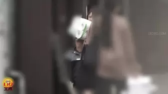 DLEE-775 05 Public toilet hidden camera: women jumping inside the toilet and popping the cork of urine champagne. VOL. 2