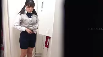 DLSL-630 02 School rumor: peeing feels so good the longer you hold it in!