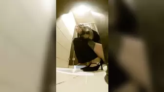 Night Club Toilet 16