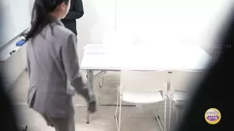 DLSL-629 03 New office lady wets herself at a meeting after her drink was mixed with diuretics.