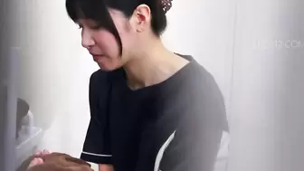 DLSL-632 06 New female beautician can’t hold it in any longer and pees herself.