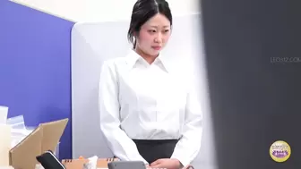 DLSL-631 05 Emergency! Office ladies ripping stockings and pushing panties aside to pee.